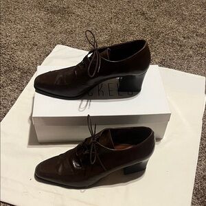 Nickels brown tie up shoes with chunky heel